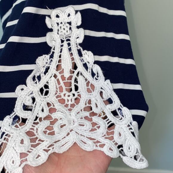 Stem & Vine Striped Tunic with Bell Sleeves M - Picture 3 of 10